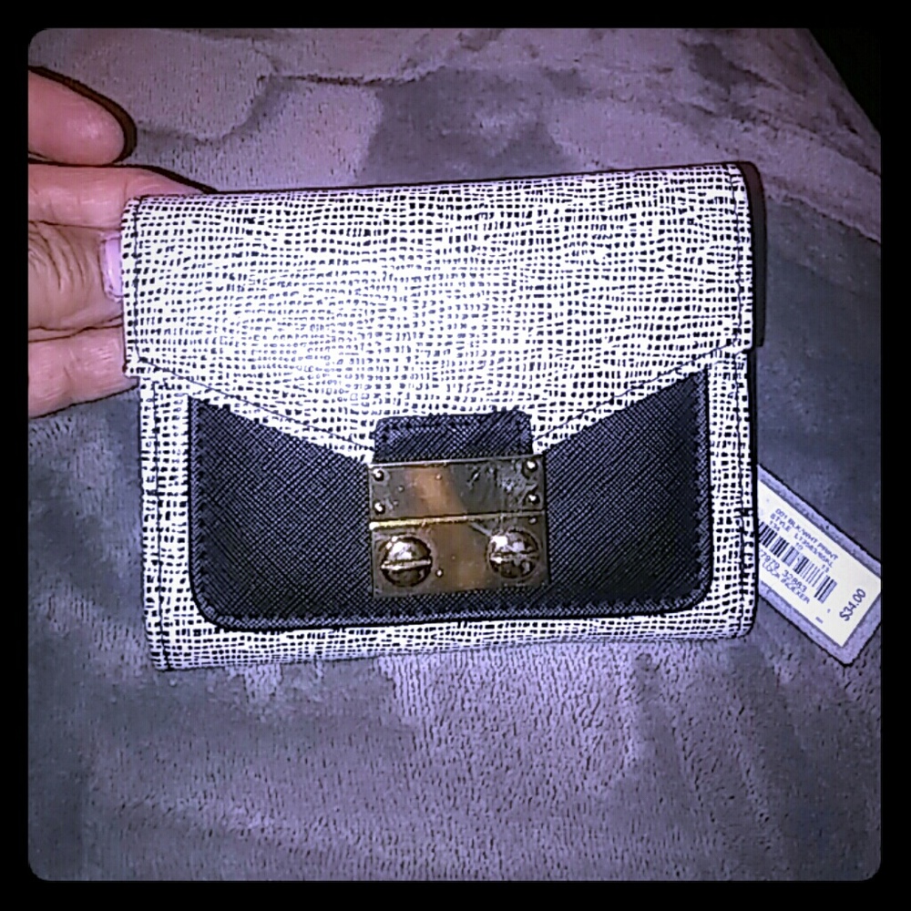 APT 9 mini Wallet NWT - Picture 1 of 5